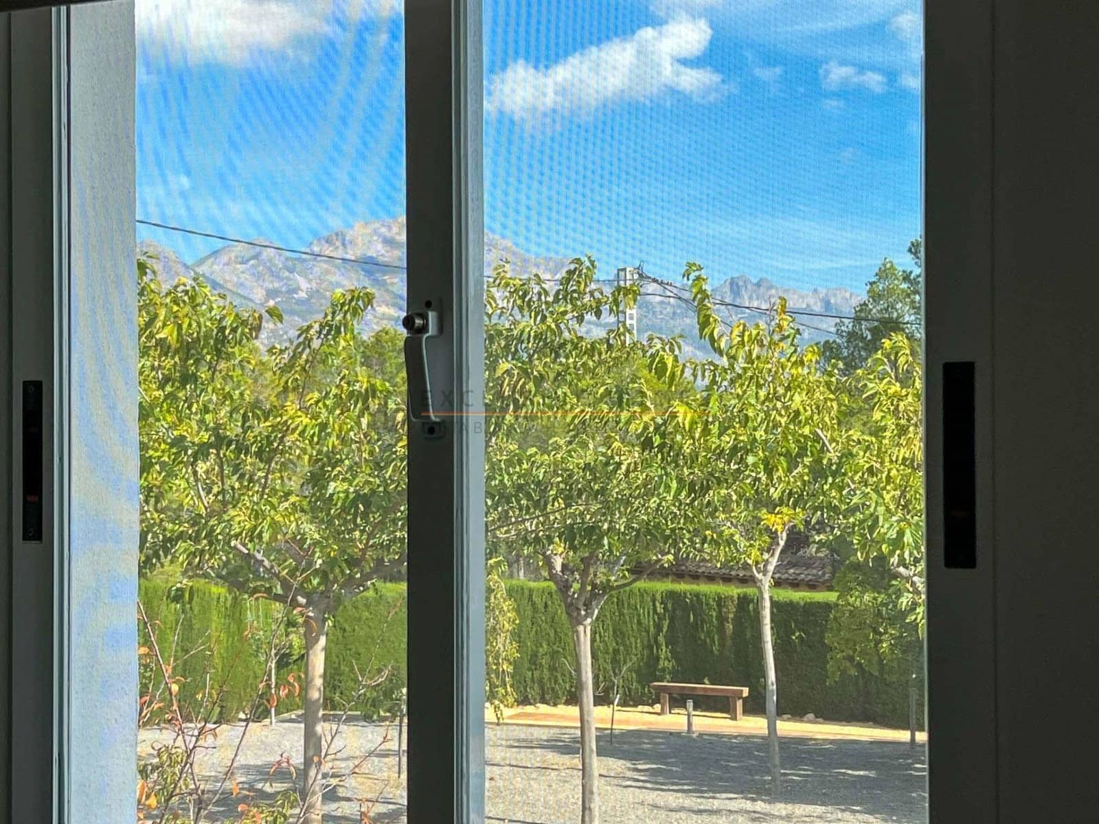 Chalet de 4 habitaciones en Polop en venta con piscina garaje - 749.000 € (Ref: 8887546)