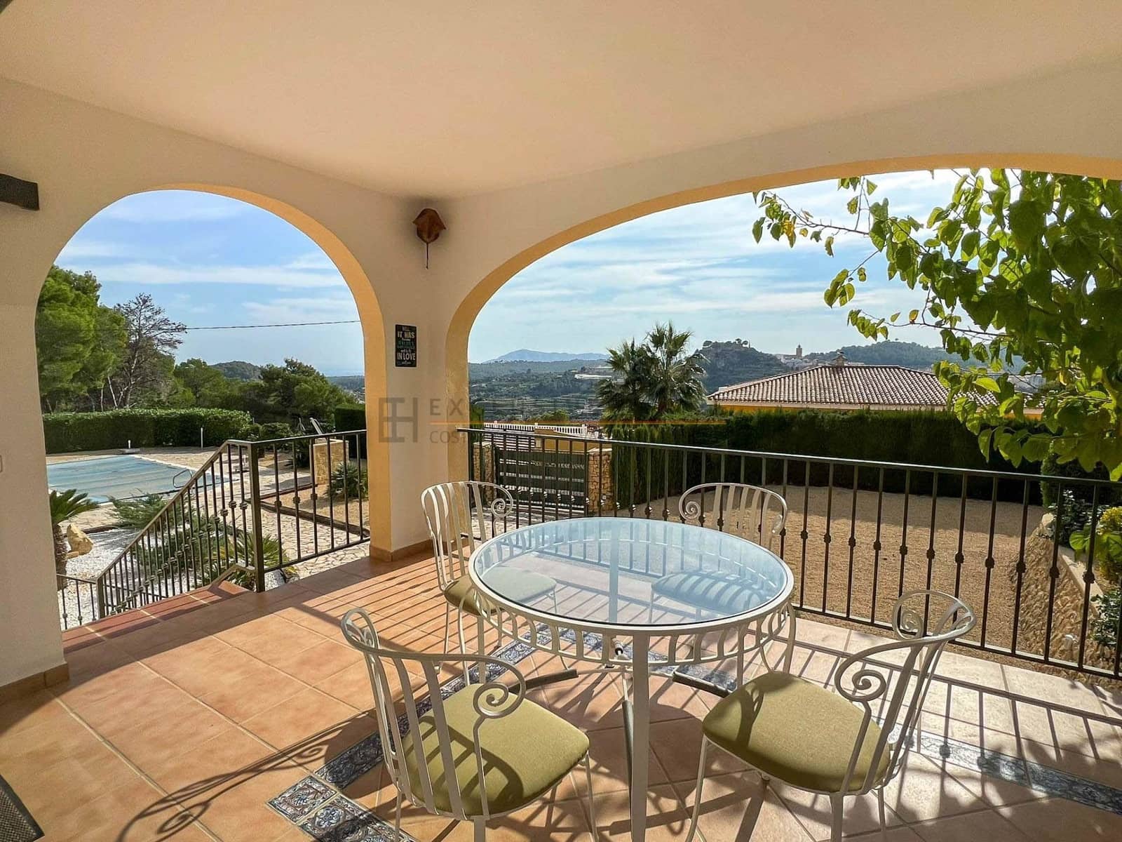 Chalet de 4 habitaciones en Polop en venta con piscina garaje - 749.000 € (Ref: 8887546)
