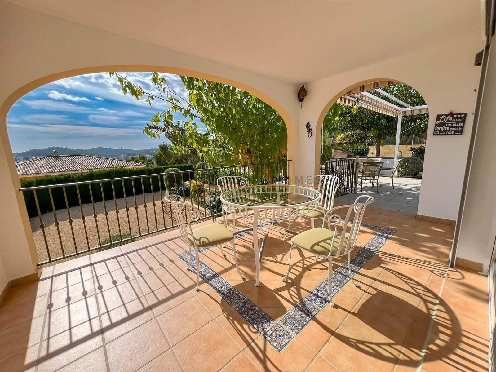 Chalet de 4 habitaciones en Polop en venta con piscina garaje - 749.000 € (Ref: 8887546)