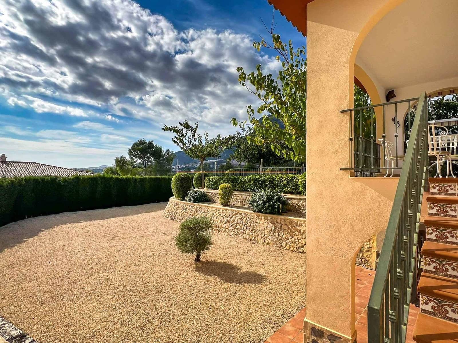 Chalet de 4 habitaciones en Polop en venta con piscina garaje - 749.000 € (Ref: 8887546)
