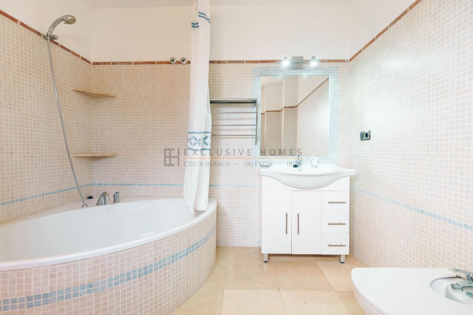 4 bedroom Villa for sale in Altea la Vella with pool garage - € 632,000 (Ref: 8905058)