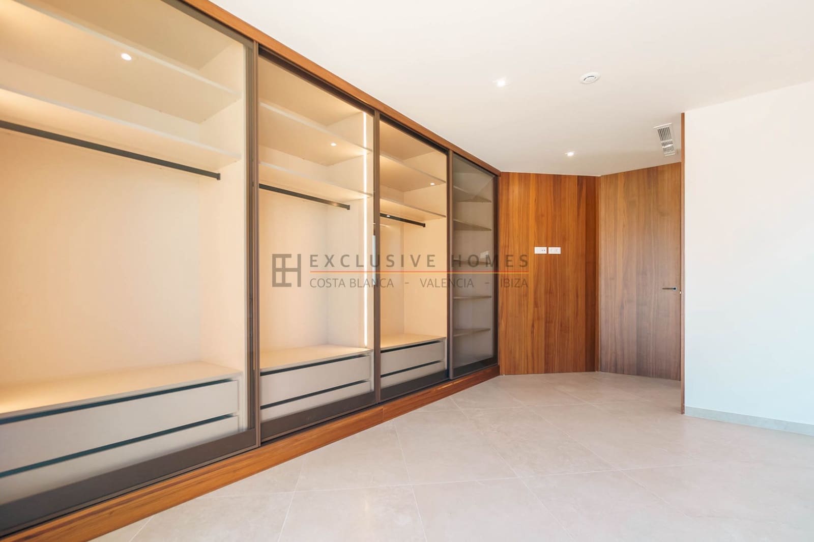 5 chambre Villa/Maison à vendre à Calpe / Calp avec piscine garage - 1 550 000 € (Ref: 9938605)