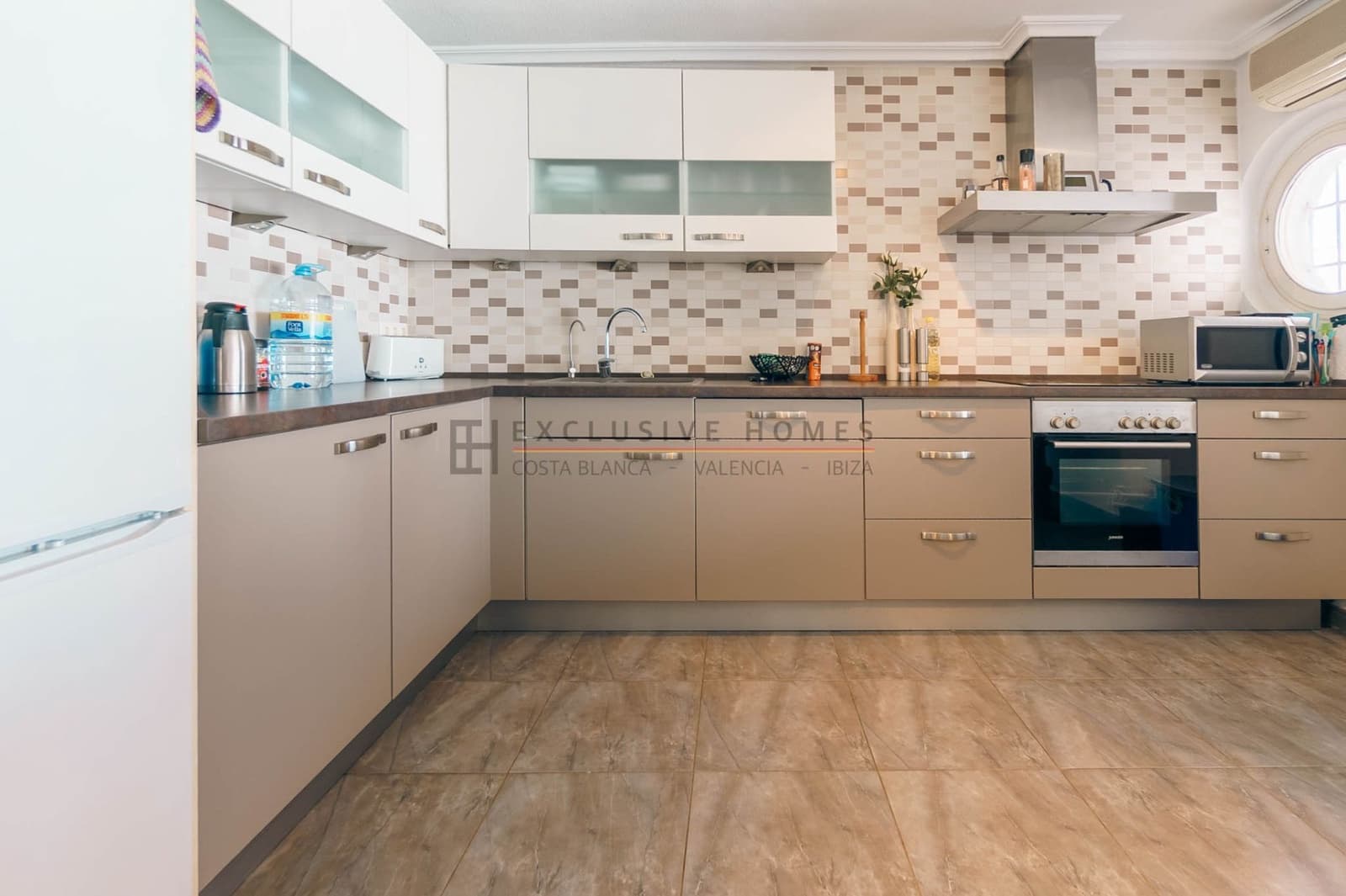 4 sypialnia Willa na sprzedaż w Albir z basenem garażem - 795 000 € (Ref: 9938607)