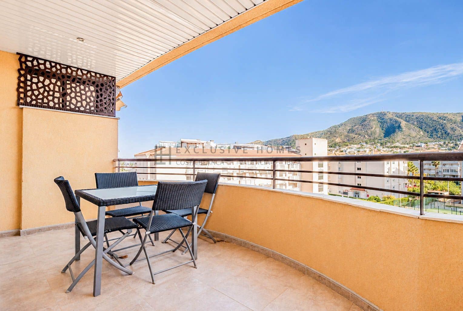 2 soverom Leilighet til salgs i Albir med svømmebasseng garasje - € 395 000 (Ref: 9938609)