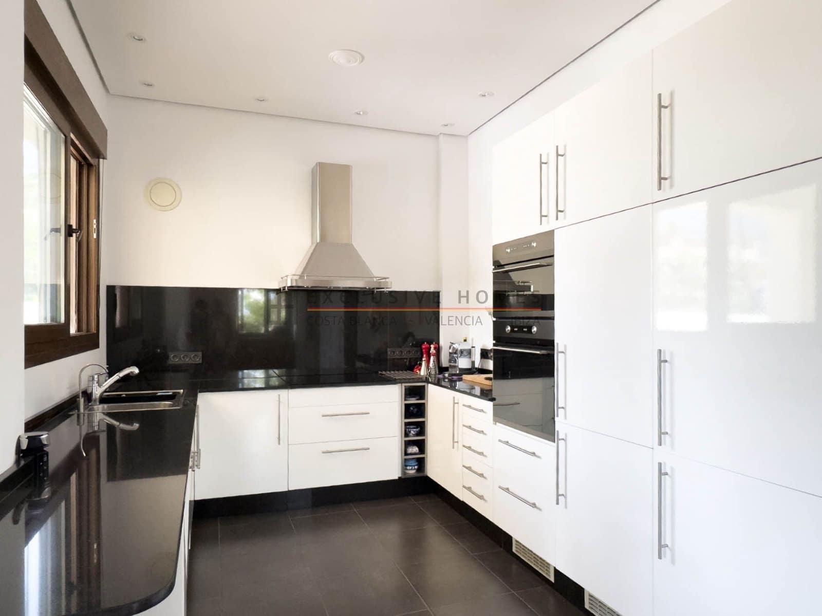 4 soverom Villa til salgs i Albir med svømmebasseng garasje - € 925 000 (Ref: 9938610)