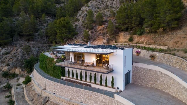 3 sypialnia Willa na sprzedaż w Callosa d'En Sarrià z basenem garażem - 1 895 000 € (Ref: 9941706)