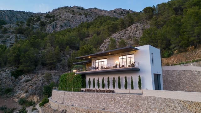 3 sypialnia Willa na sprzedaż w Callosa d'En Sarrià z basenem garażem - 1 895 000 € (Ref: 9941706)