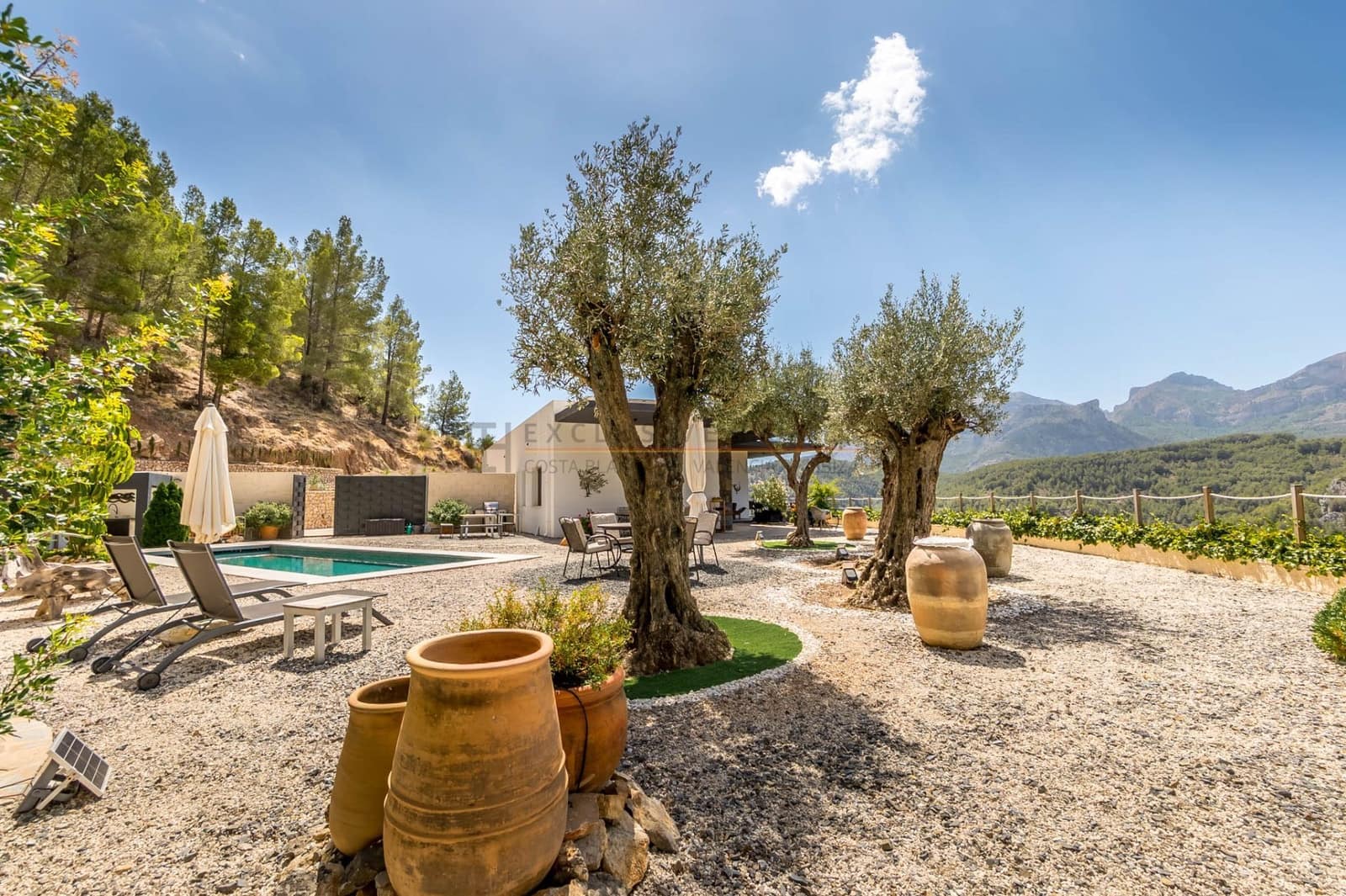 3 Zimmer Villa zu verkaufen in Callosa d'En Sarria mit Pool Garage - 1.895.000 € (Ref: 9941706)