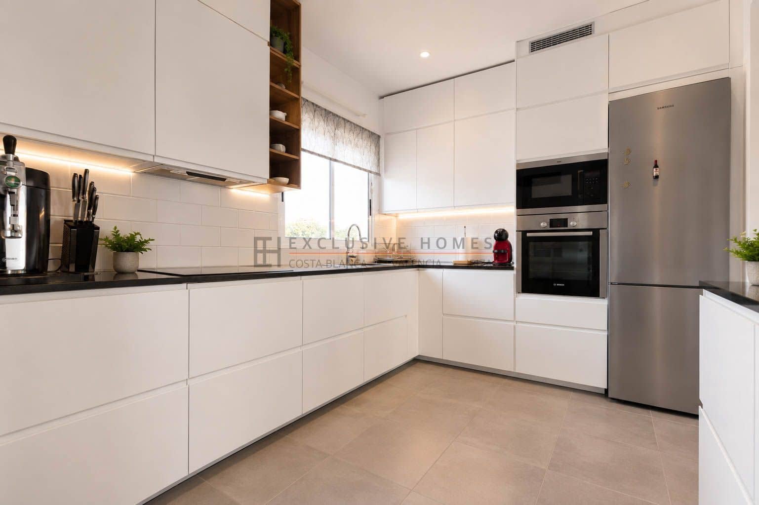 5 soveværelse Villa til salg i La Nucia med swimmingpool garage - € 595.000 (Ref: 9945080)