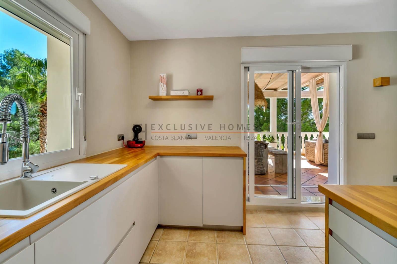 4 soveværelse Villa til salg i Altea la Vella med swimmingpool garage - € 990.000 (Ref: 9945081)