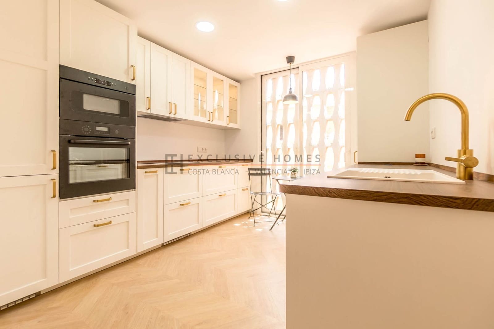 2 bedroom Apartment for sale in Alfaz del Pi / L'Alfas del Pi - € 239,500 (Ref: 9945082)