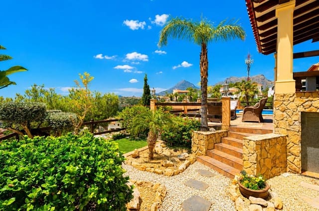3 soverom Villa til salgs i Alfaz del Pi / L'Alfàs del Pi med svømmebasseng garasje - € 1 295 000 (Ref: 9945083)