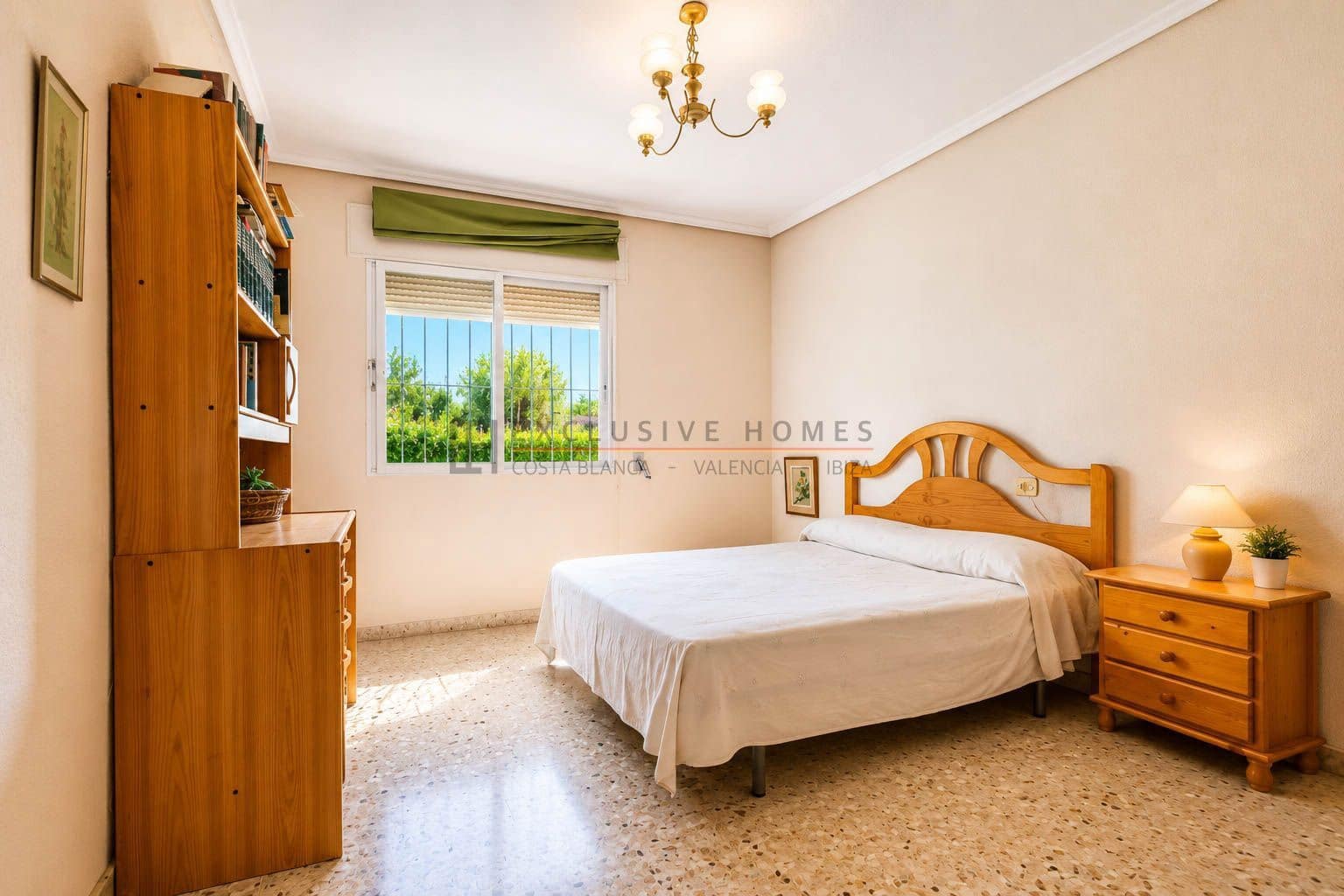 4 bedroom Villa for sale in Benidorm with garage - € 790,000 (Ref: 9949128)