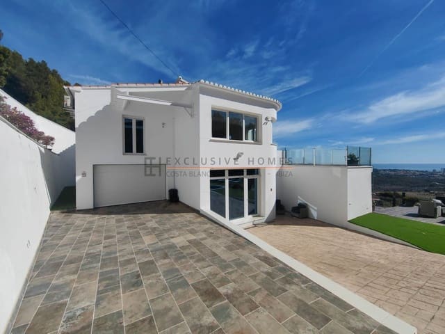 4 soverom Villa til salgs i Calpe / Calp med svømmebasseng garasje - € 899 000 (Ref: 9981802)