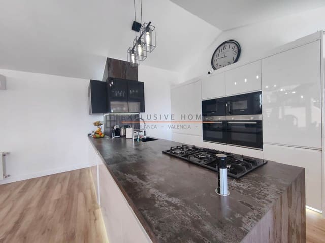 4 soverom Villa til salgs i Calpe / Calp med svømmebasseng garasje - € 899 000 (Ref: 9981802)