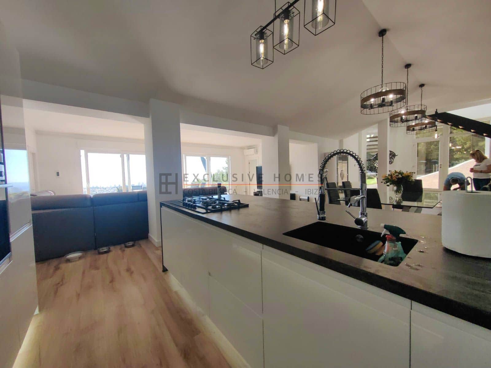 4 soverom Villa til salgs i Calpe / Calp med svømmebasseng garasje - € 899 000 (Ref: 9981802)
