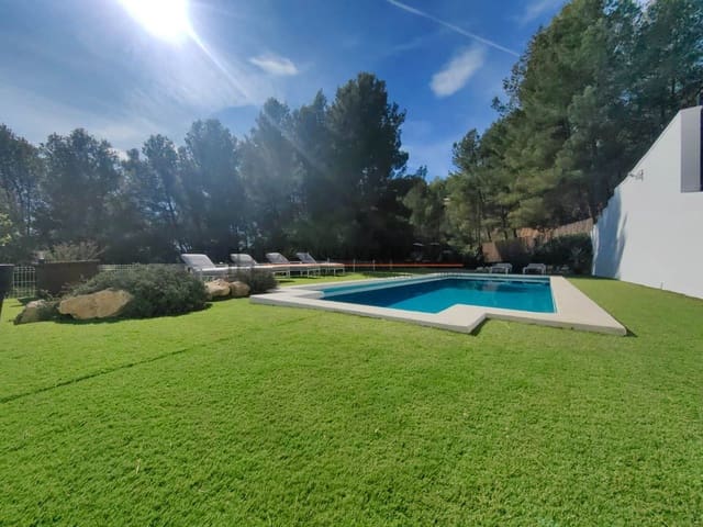 4 soverom Villa til salgs i Calpe / Calp med svømmebasseng garasje - € 899 000 (Ref: 9981802)