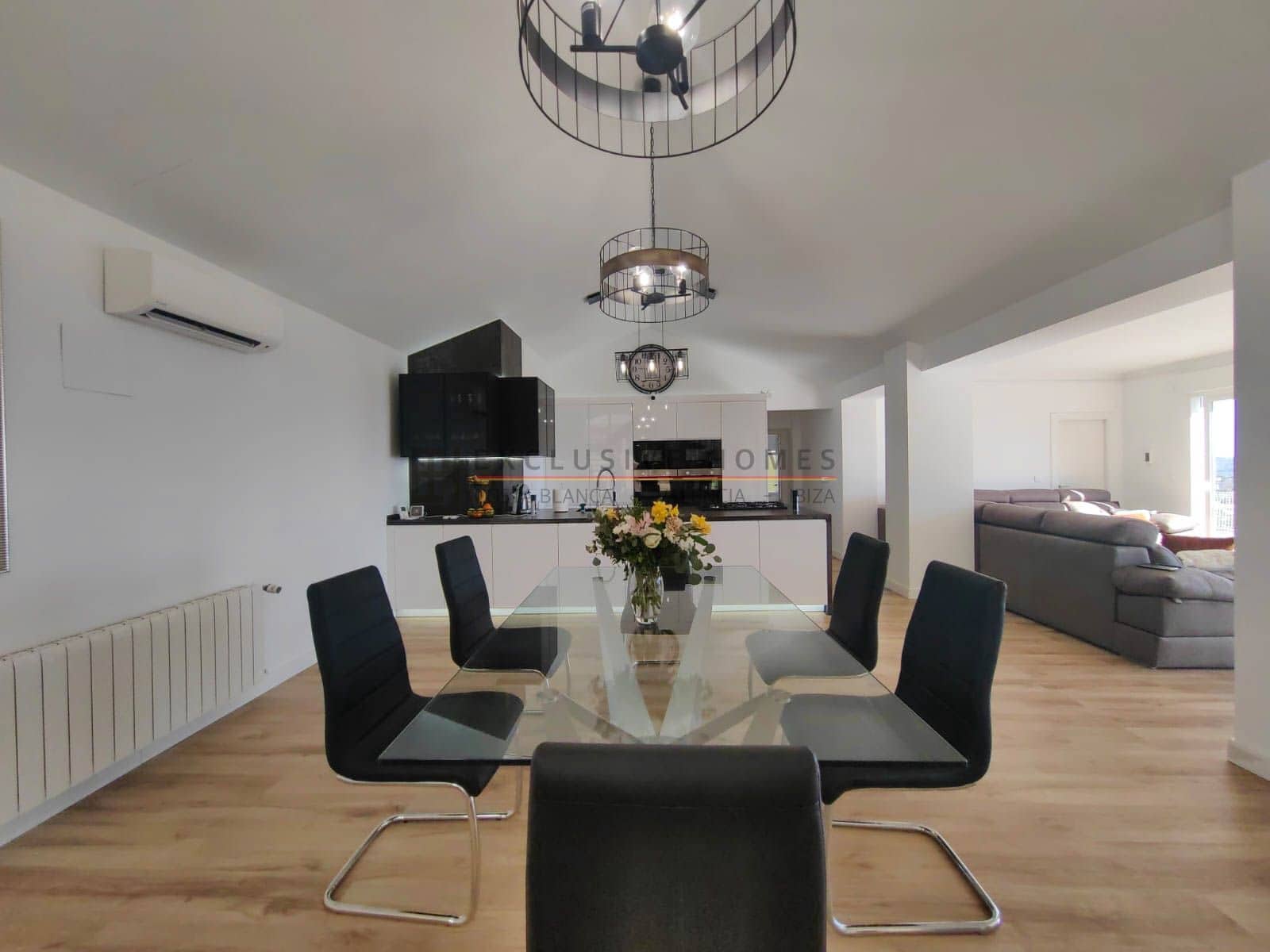 4 soverom Villa til salgs i Calpe / Calp med svømmebasseng garasje - € 899 000 (Ref: 9981802)