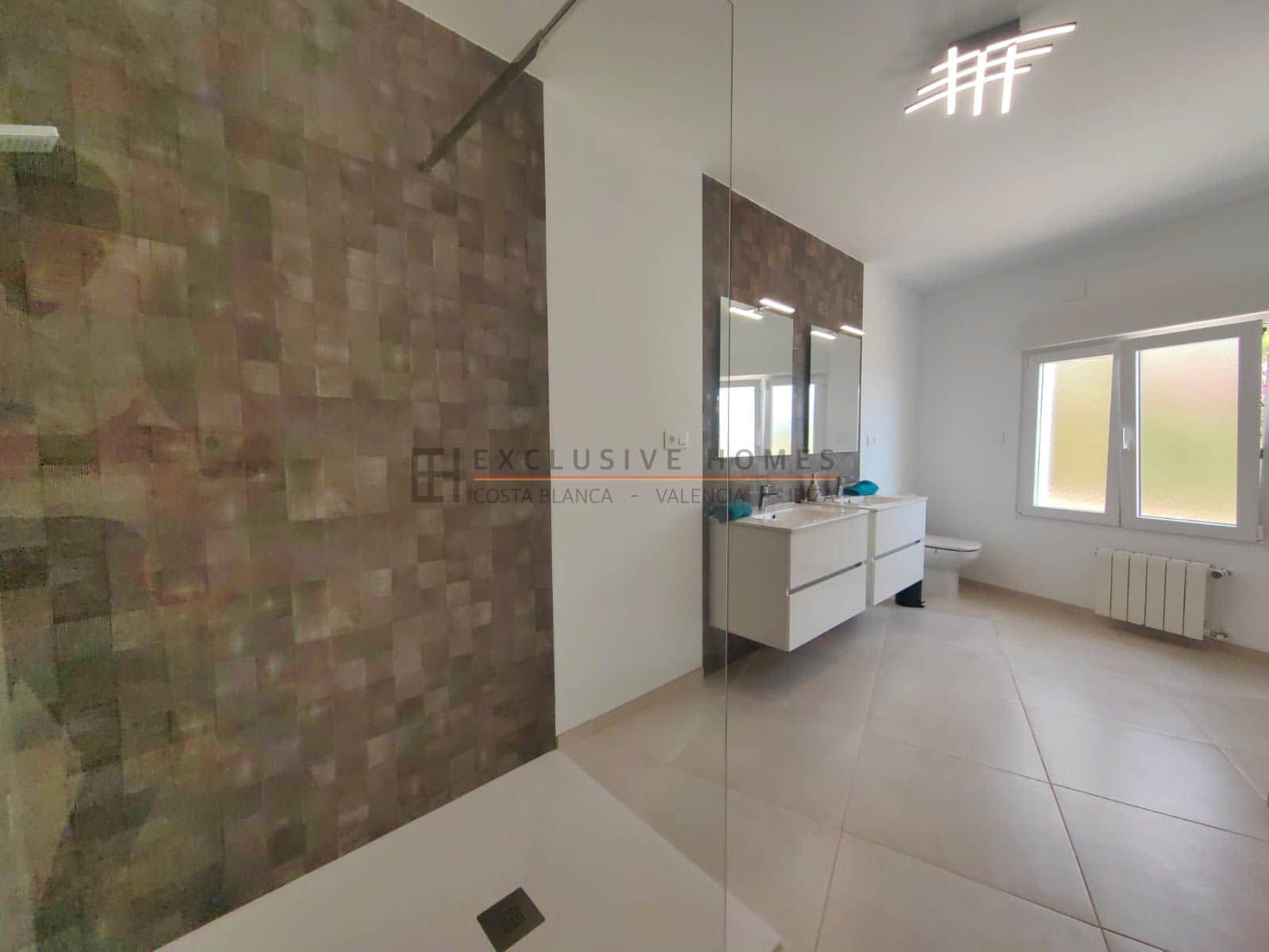 4 soverom Villa til salgs i Calpe / Calp med svømmebasseng garasje - € 899 000 (Ref: 9981802)
