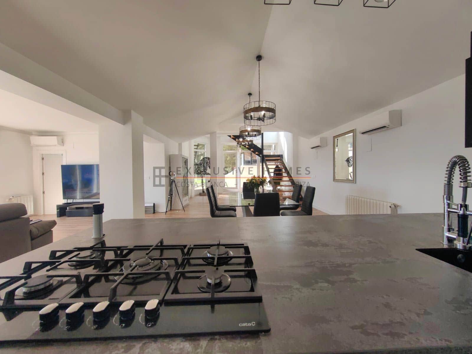 4 soverom Villa til salgs i Calpe / Calp med svømmebasseng garasje - € 899 000 (Ref: 9981802)