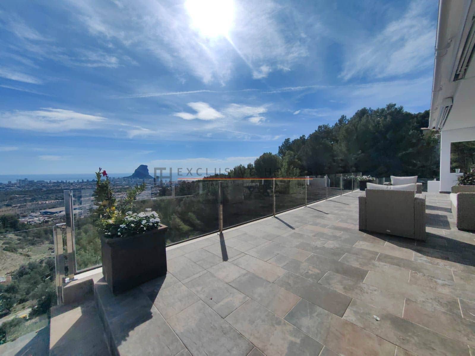 4 soverom Villa til salgs i Calpe / Calp med svømmebasseng garasje - € 899 000 (Ref: 9981802)