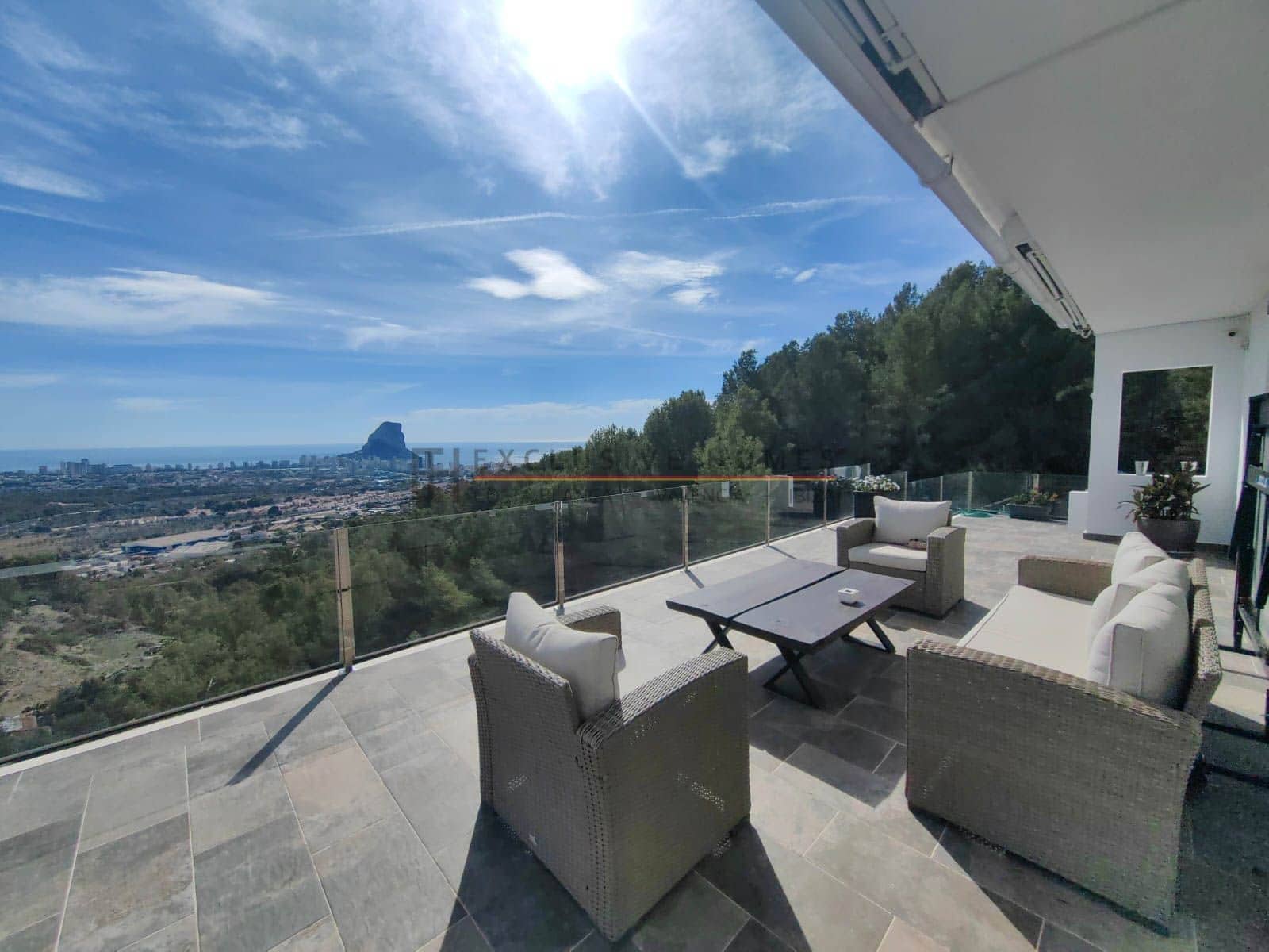 4 soverom Villa til salgs i Calpe / Calp med svømmebasseng garasje - € 899 000 (Ref: 9981802)