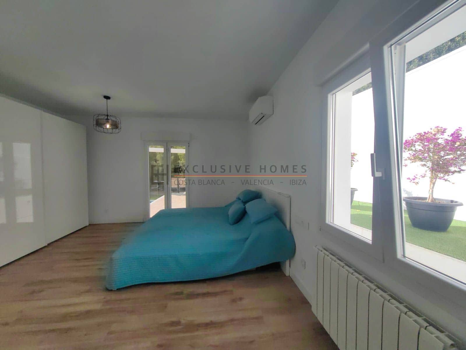 4 soverom Villa til salgs i Calpe / Calp med svømmebasseng garasje - € 899 000 (Ref: 9981802)