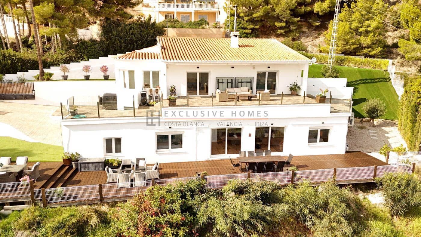 4 soverom Villa til salgs i Calpe / Calp med svømmebasseng garasje - € 899 000 (Ref: 9981802)