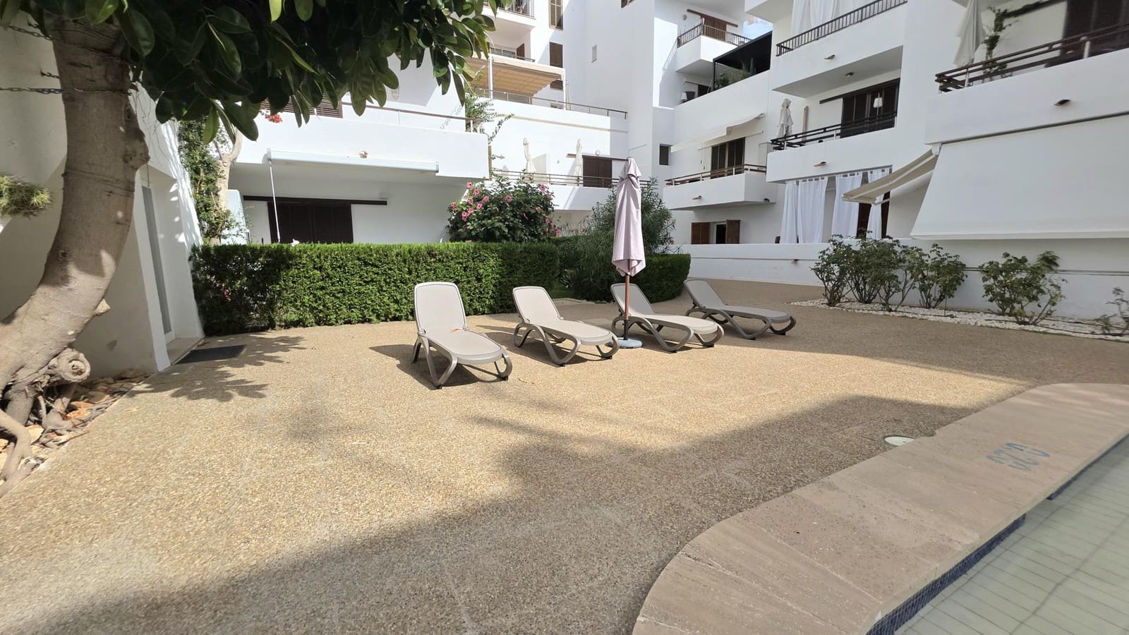 2 sovrum Lägenhet till salu i Cala Esmeralda med pool - 325 000 € (Ref: 10035922)