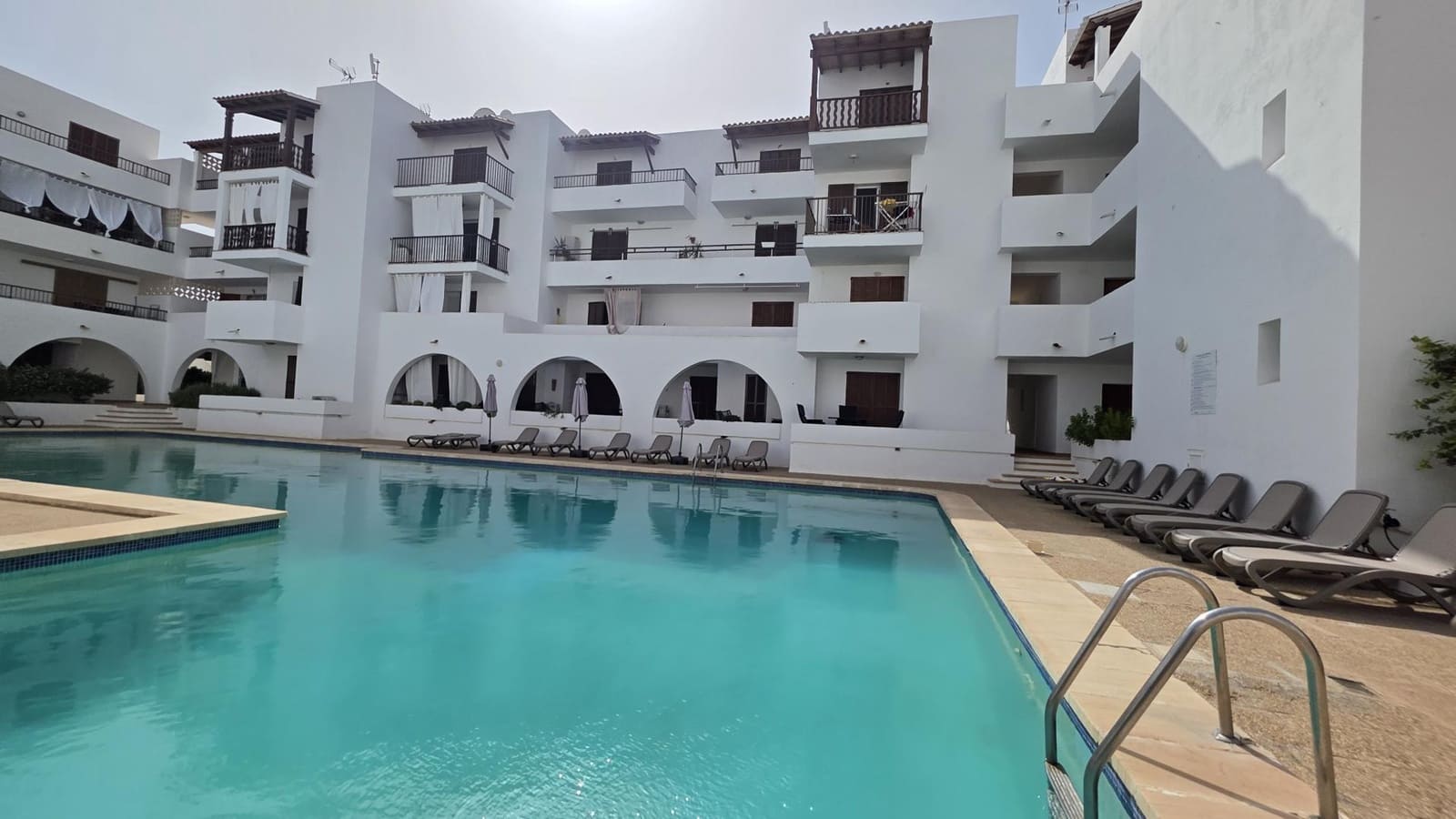 2 sovrum Lägenhet till salu i Cala Esmeralda med pool - 325 000 € (Ref: 10035922)
