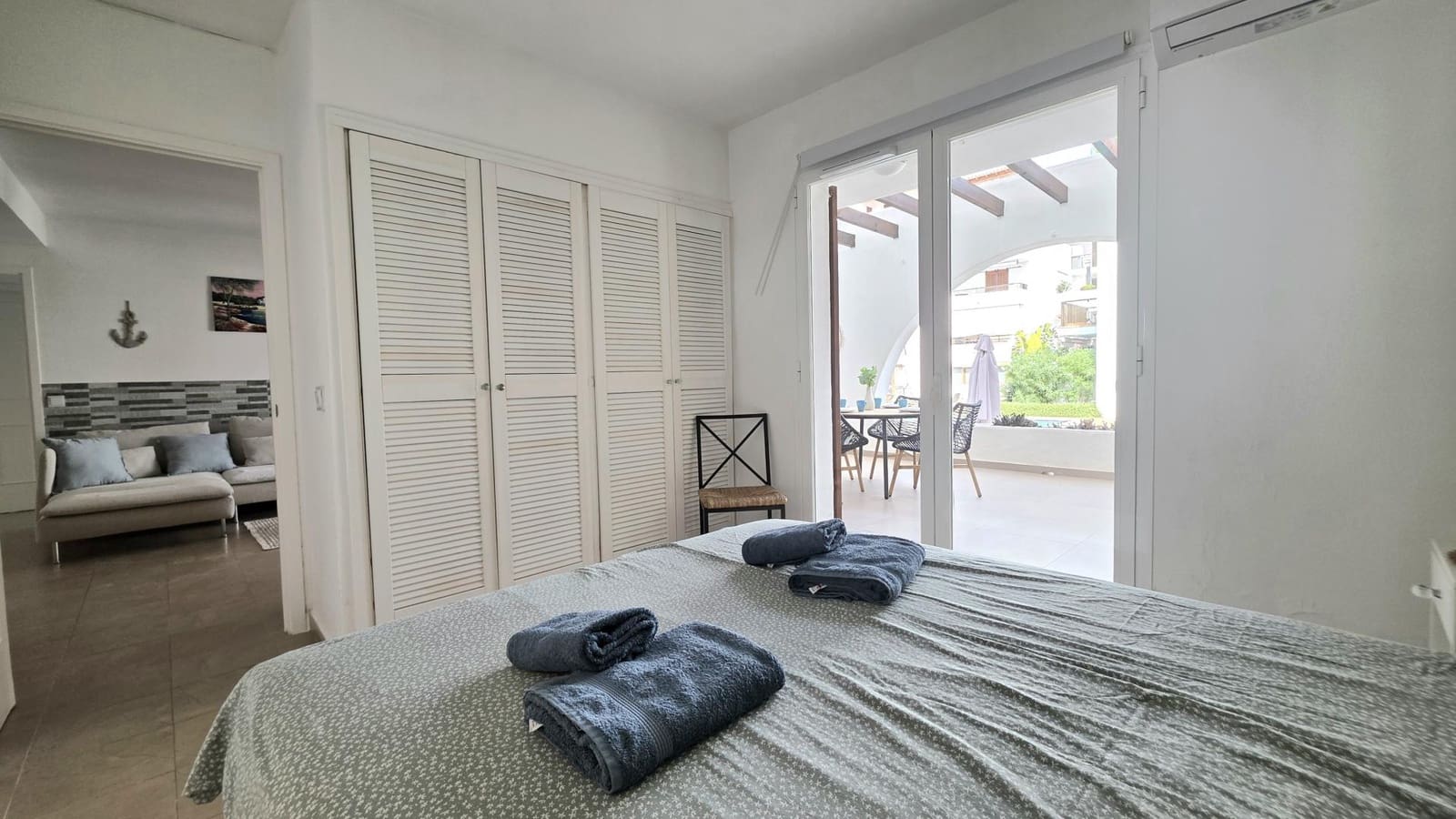 2 sovrum Lägenhet till salu i Cala Esmeralda med pool - 325 000 € (Ref: 10035922)