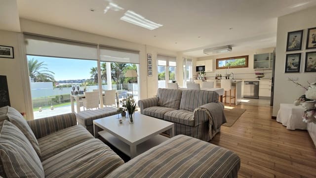 4 chambre Villa/Maison Semi-Mitoyenne à vendre à Cala d'Or, Santanyí avec piscine garage - 1 250 000 € (Ref: 10079888)