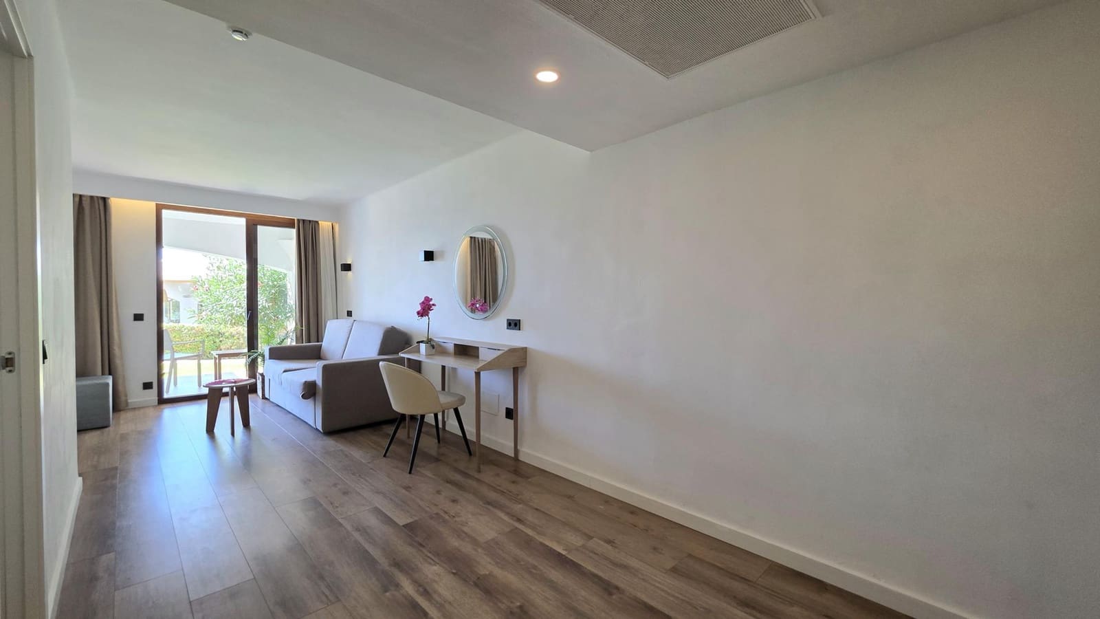 1 bedroom Apartment for sale in Cala Egos with pool - € 265,000 (Ref: 10103492)