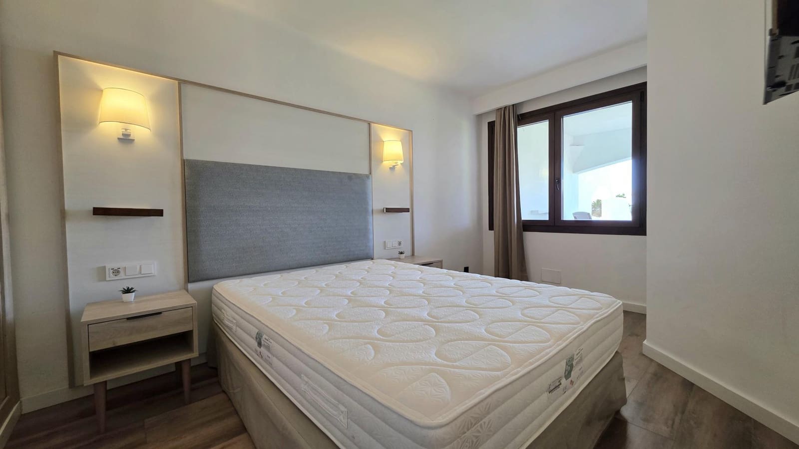 1 bedroom Apartment for sale in Cala Egos with pool - € 265,000 (Ref: 10103492)