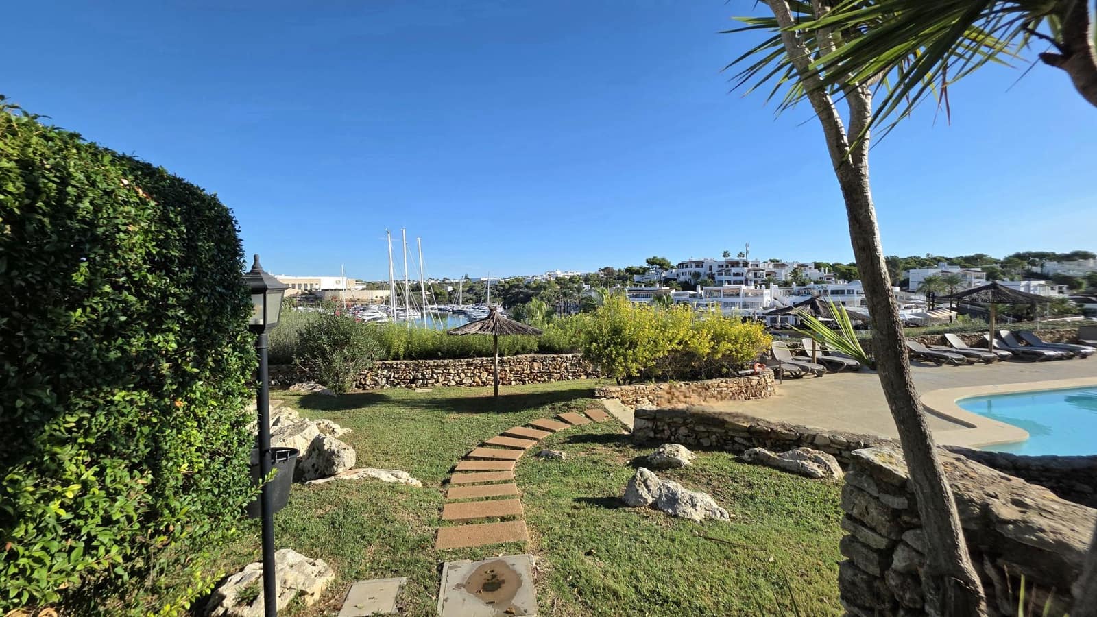 2 sovrum Lägenhet till salu i Cala d'Or med pool - 475 000 € (Ref: 10168883)