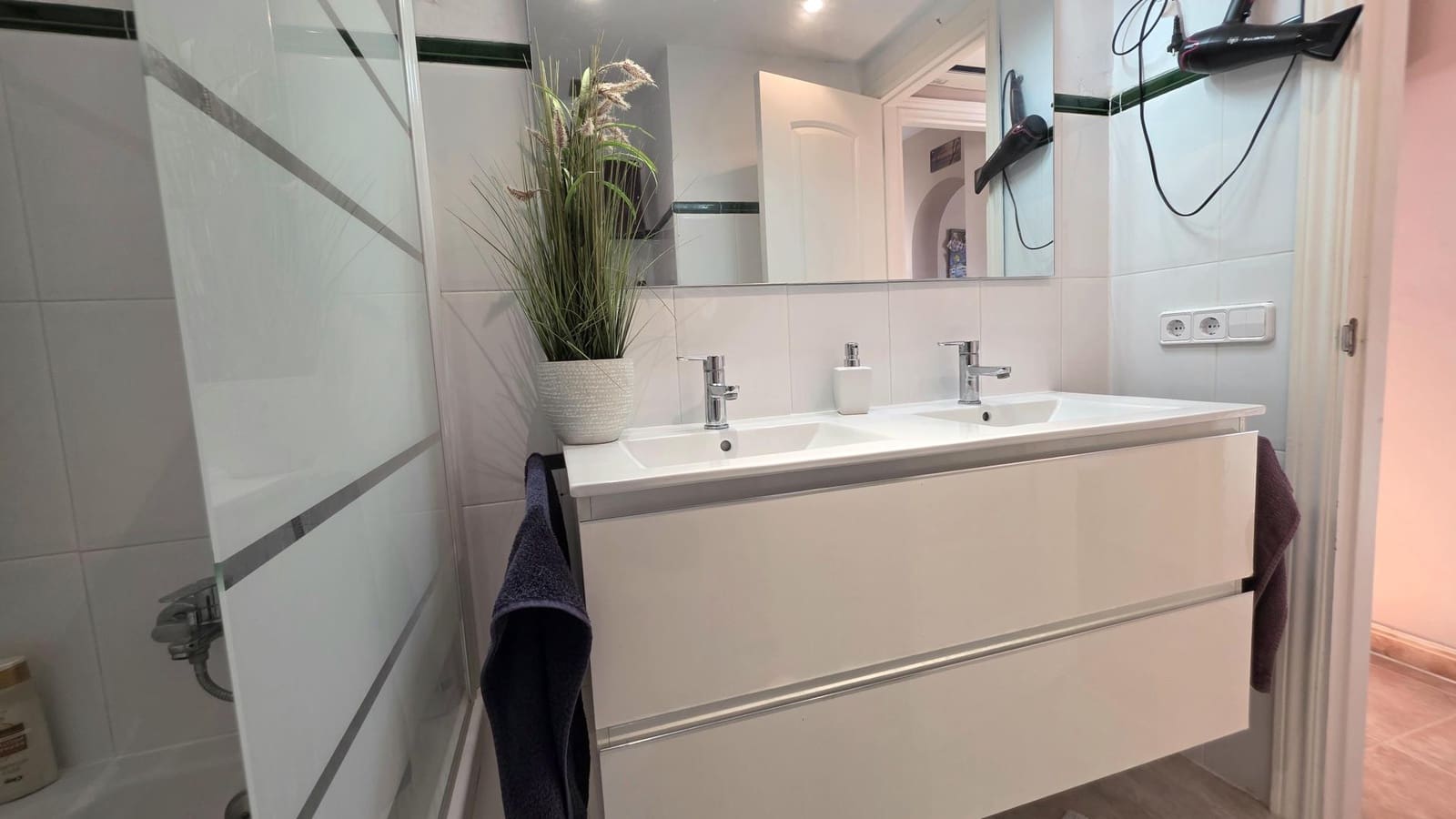2 soverom Leilighet til salgs i Cala Egos med svømmebasseng garasje - € 439 000 (Ref: 10169270)