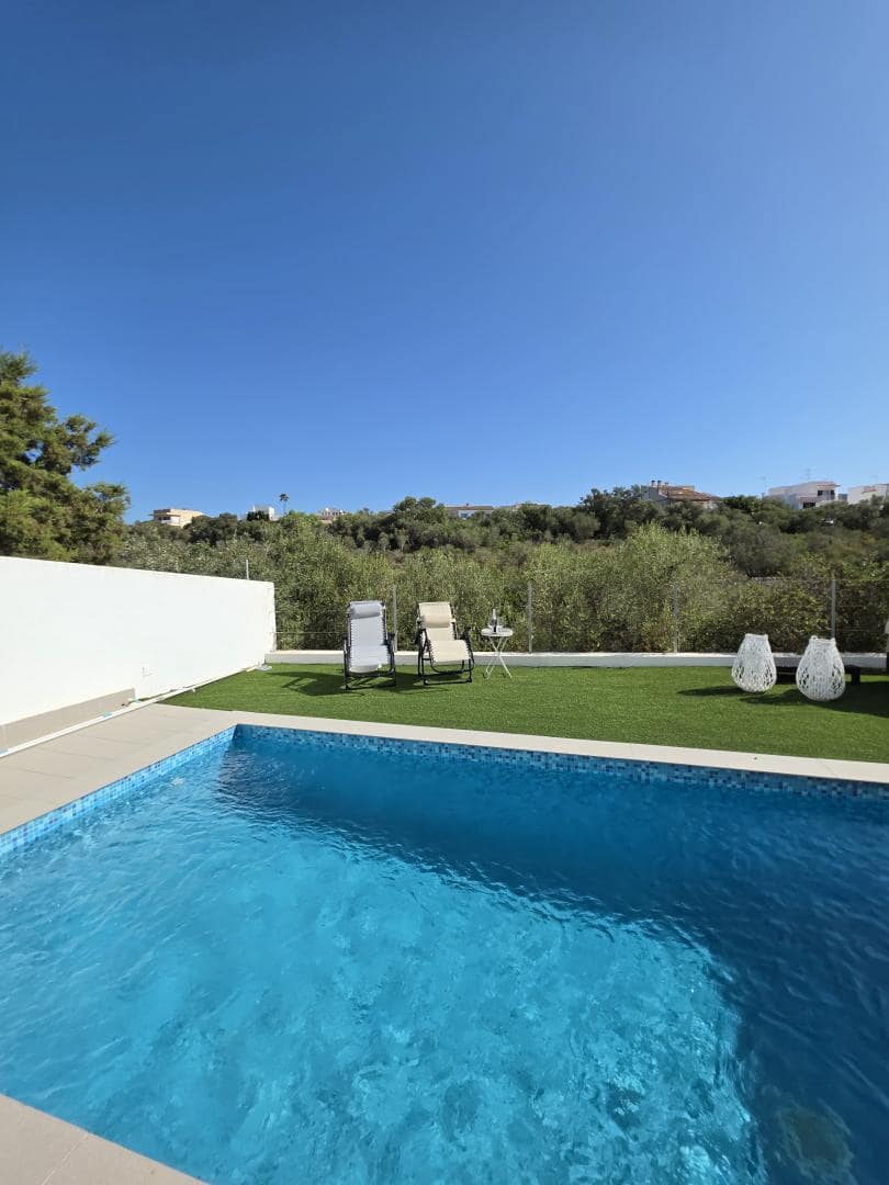 3 soveværelse Semi-Rækkehus til salg i Portocolom med swimmingpool - € 685.000 (Ref: 9144476)