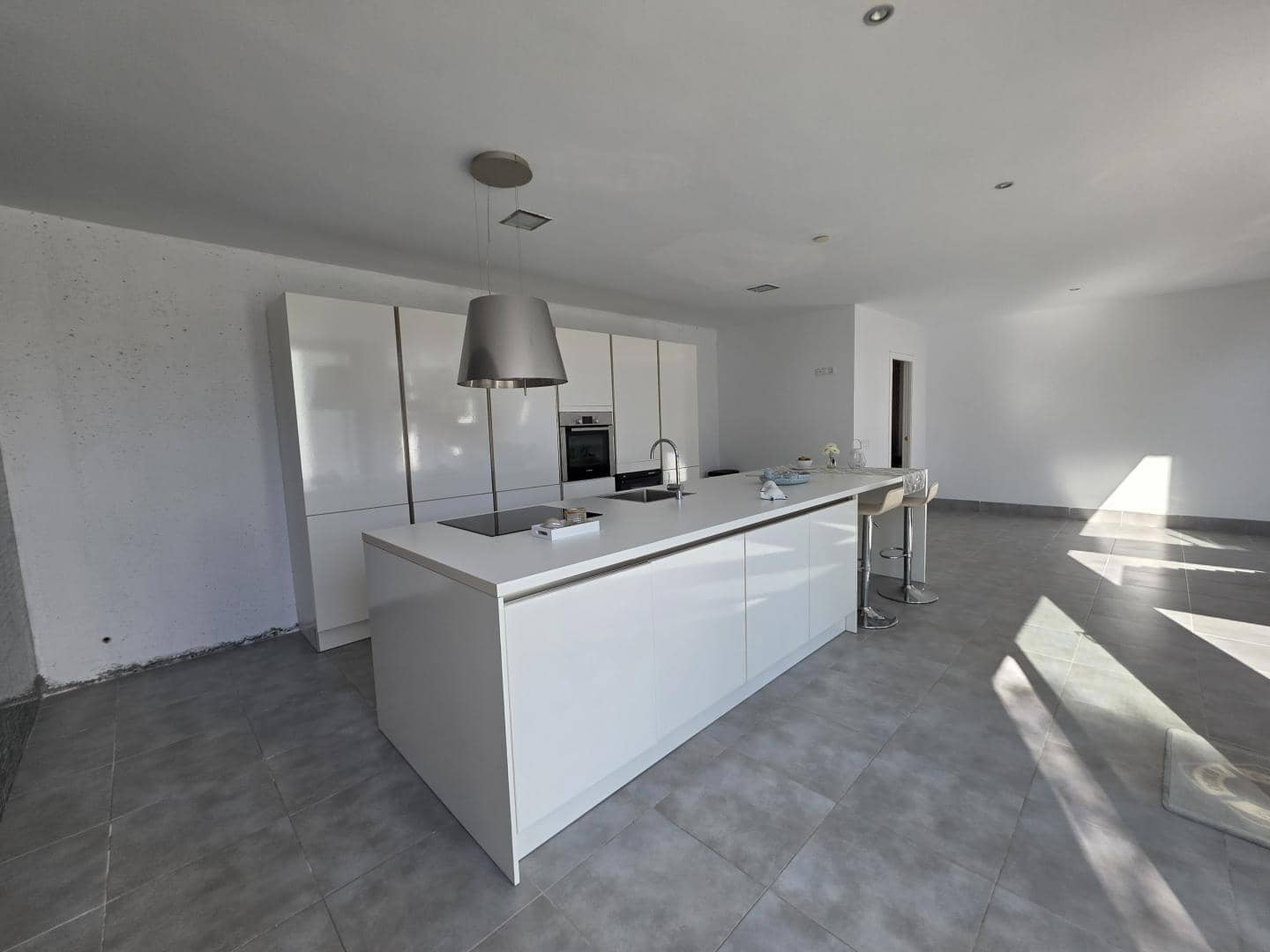 3 soveværelse Semi-Rækkehus til salg i Portocolom med swimmingpool - € 685.000 (Ref: 9144476)