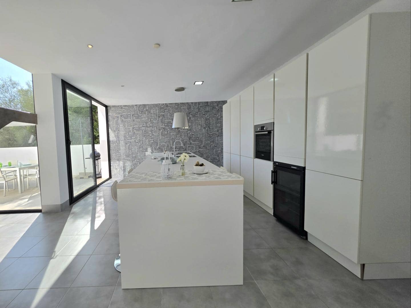 3 soveværelse Semi-Rækkehus til salg i Portocolom med swimmingpool - € 685.000 (Ref: 9144476)