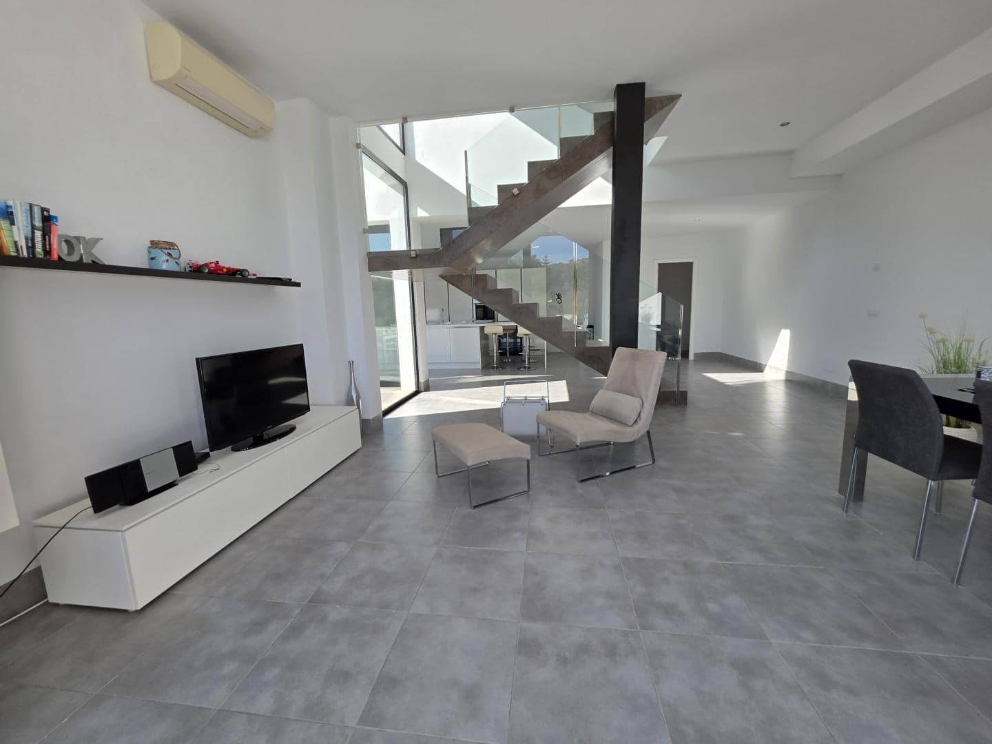 3 soveværelse Semi-Rækkehus til salg i Portocolom med swimmingpool - € 685.000 (Ref: 9144476)