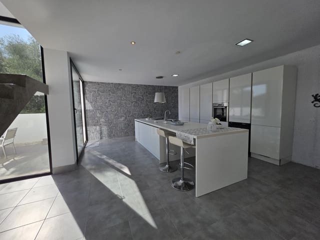 3 makuuhuone Paritalo myytävänä paikassa Portocolom, Felanitx mukana uima-altaan - 685 000 € (Ref: 9144476)