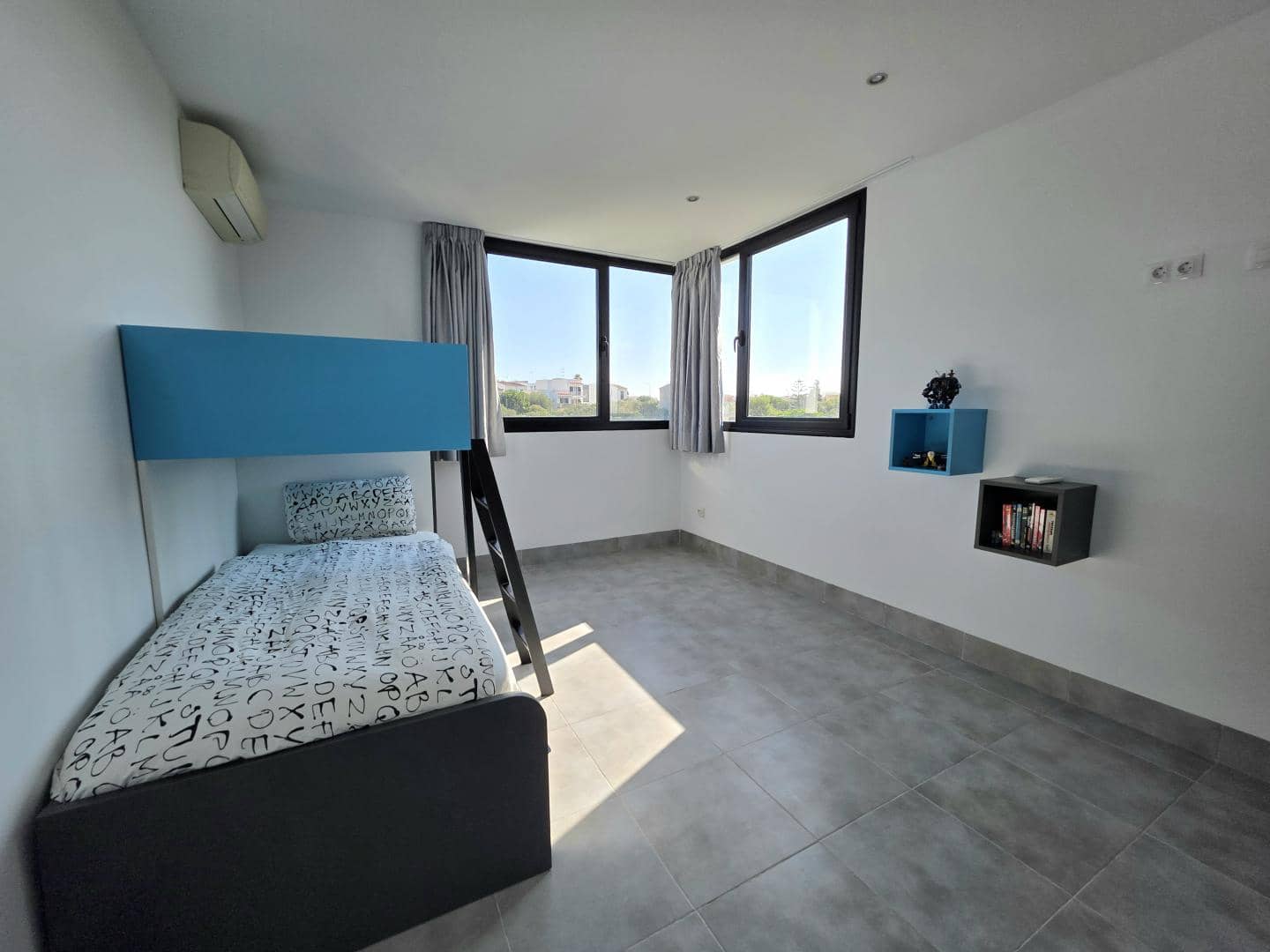 3 soveværelse Semi-Rækkehus til salg i Portocolom med swimmingpool - € 685.000 (Ref: 9144476)