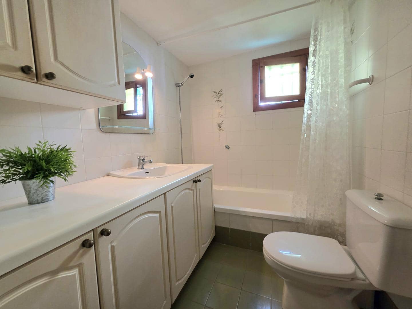 2 sypialnia Apartament na sprzedaż w Cala d'Or z basenem garażem - 369 500 € (Ref: 9176850)