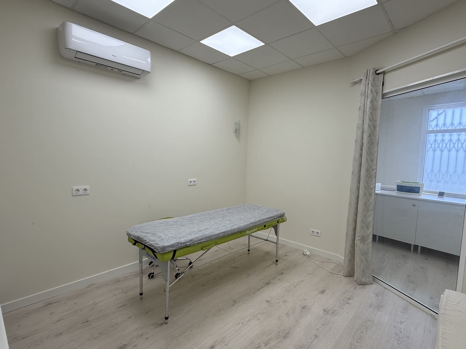 3 bedroom Business for sale in Cala Egos - € 299,500 (Ref: 9450809)