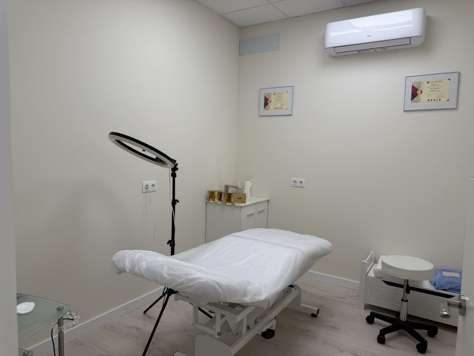 3 bedroom Business for sale in Cala Egos - € 299,500 (Ref: 9450809)