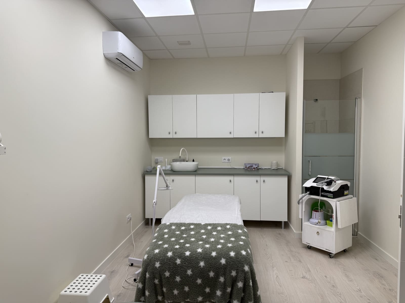 3 bedroom Business for sale in Cala Egos - € 299,500 (Ref: 9450809)