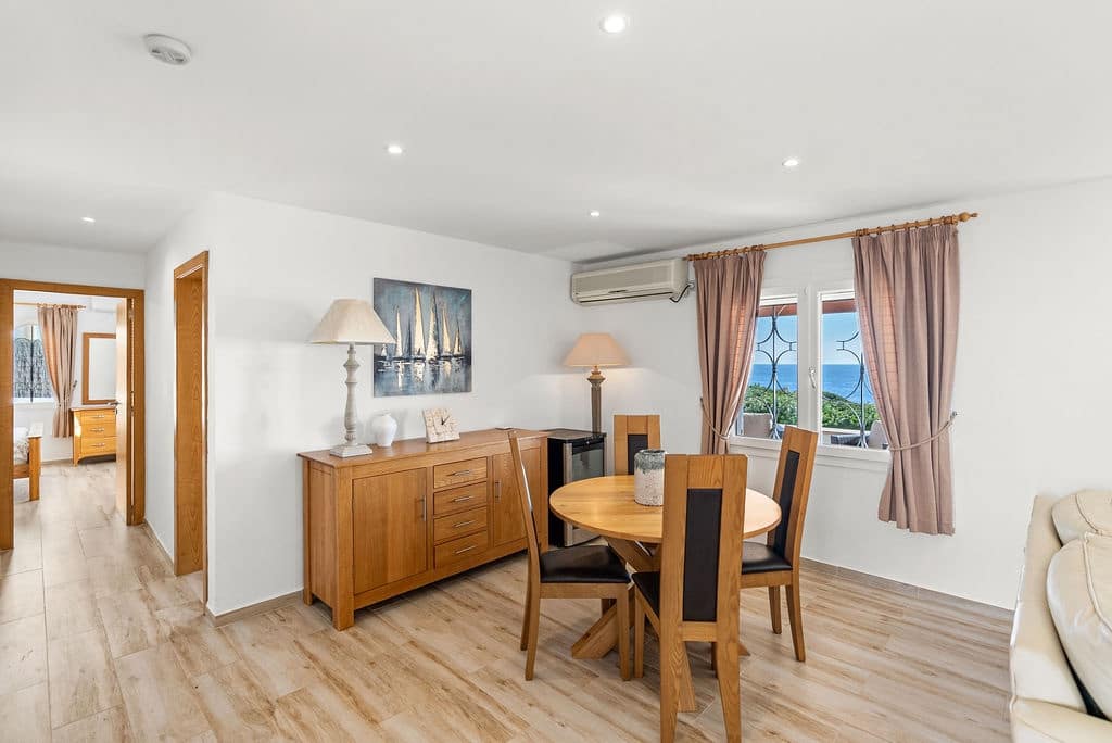 4 sypialnia Willa na sprzedaż w Cala d'Or z basenem garażem - 2 695 000 € (Ref: 9532140)