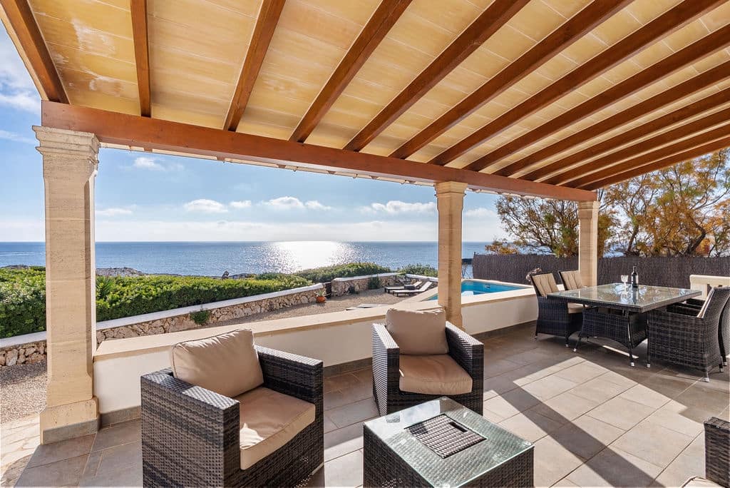 4 sypialnia Willa na sprzedaż w Cala d'Or z basenem garażem - 2 695 000 € (Ref: 9532140)