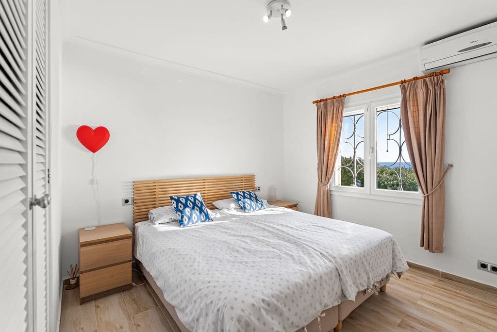 4 sypialnia Willa na sprzedaż w Cala d'Or z basenem garażem - 2 695 000 € (Ref: 9532140)