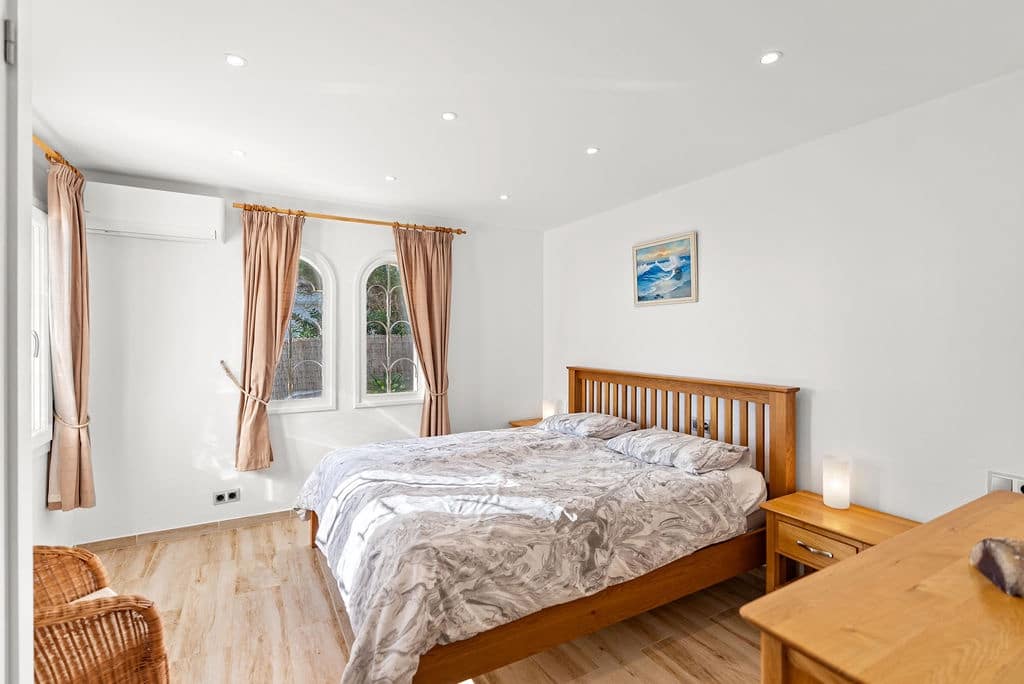 4 sypialnia Willa na sprzedaż w Cala d'Or z basenem garażem - 2 695 000 € (Ref: 9532140)